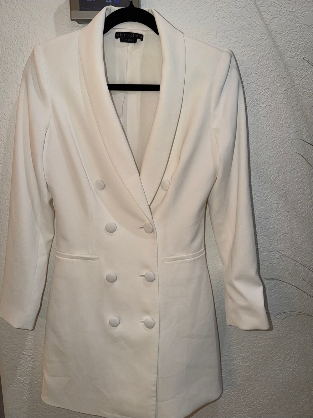 Alice + Olivia Cream Double-Breasted Blazer Dress